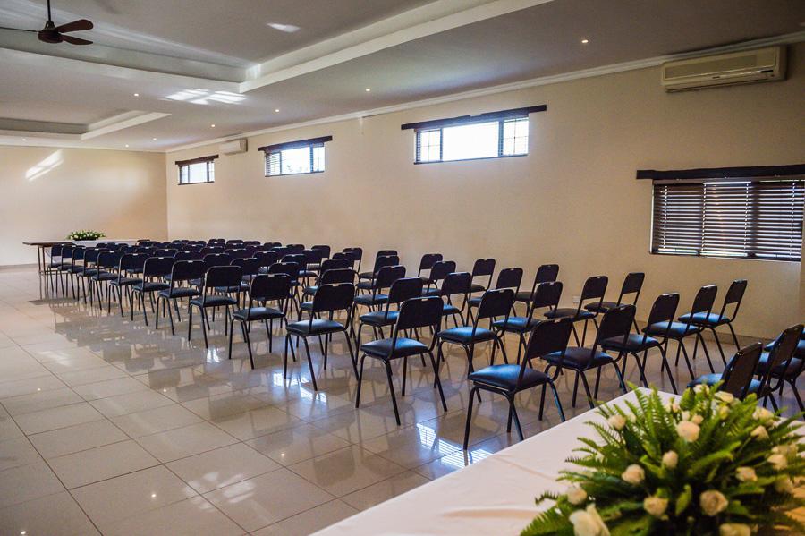 Royal Solwezi Hotel ภายนอก รูปภาพ