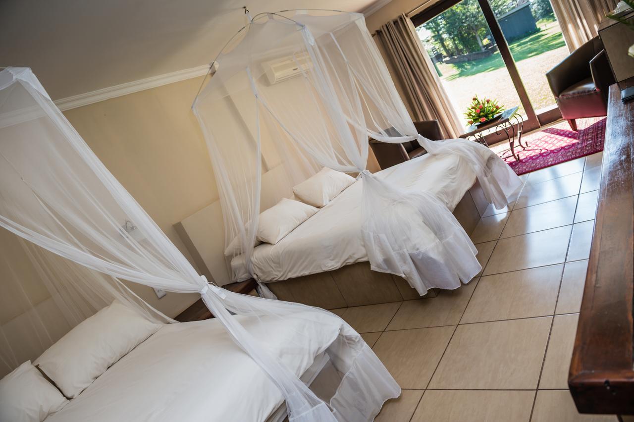 Royal Solwezi Hotel ภายนอก รูปภาพ