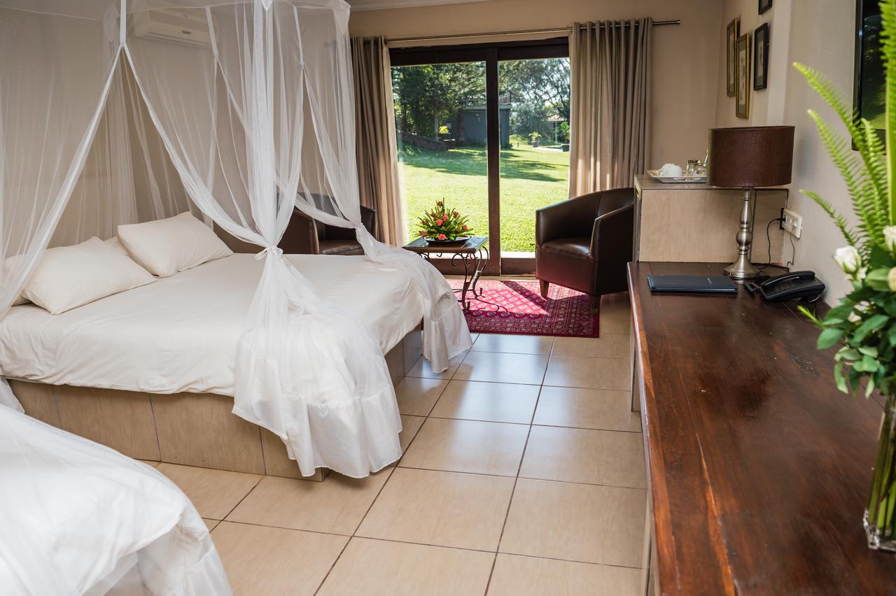 Royal Solwezi Hotel ภายนอก รูปภาพ