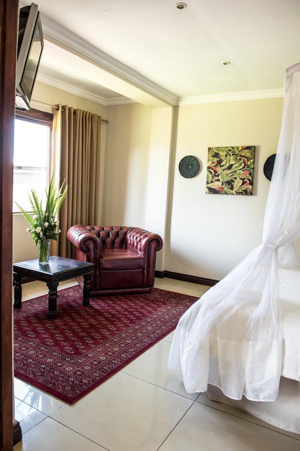 Royal Solwezi Hotel ภายนอก รูปภาพ